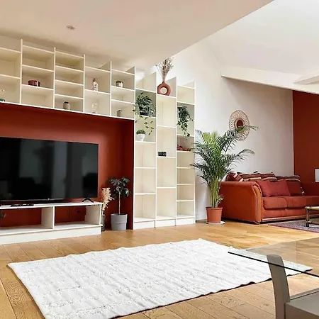 Le Triplex Terracotta Apartment