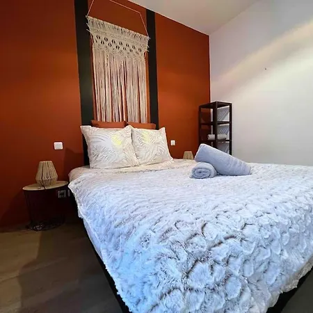 Le Triplex Terracotta Apartment