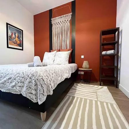 Le Triplex Terracotta نانت